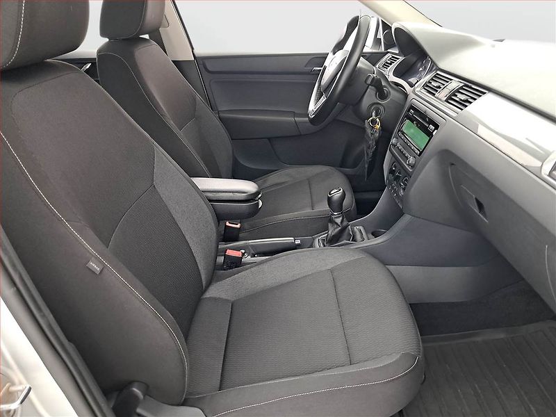 Škoda Rapid (2014) Spaceback 1.2 TSI, ČR,1.maj - fotka 9 z 16