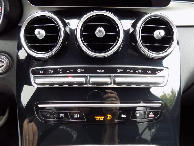 Mercedes-Benz GLC (2021) 400d/Coupé/4-Matic/Full-LED/ - fotka 36 z 43