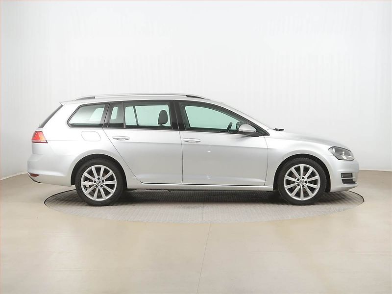 Volkswagen Golf (2015) 1.4 TSI, Tempomat - fotka 6 z 15