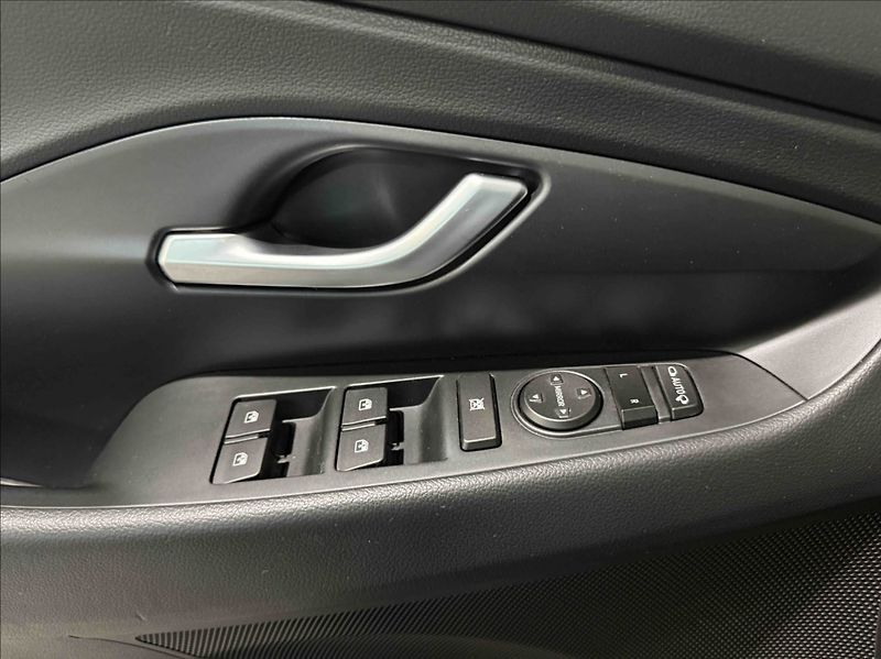 Hyundai i30 1,0 T-GDI SMART AT - fotka 10 z 19