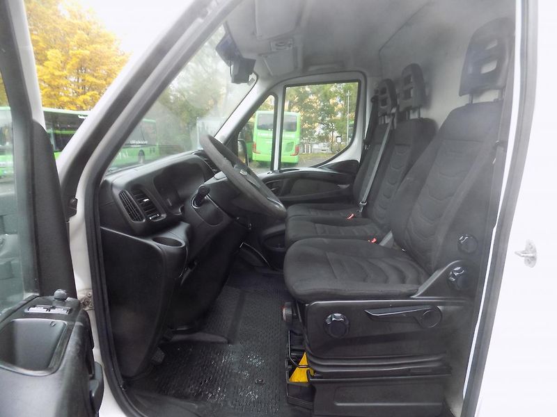 Iveco Daily (2015) 2,3 93KW 35S13 KLIMA - fotka 17 z 31