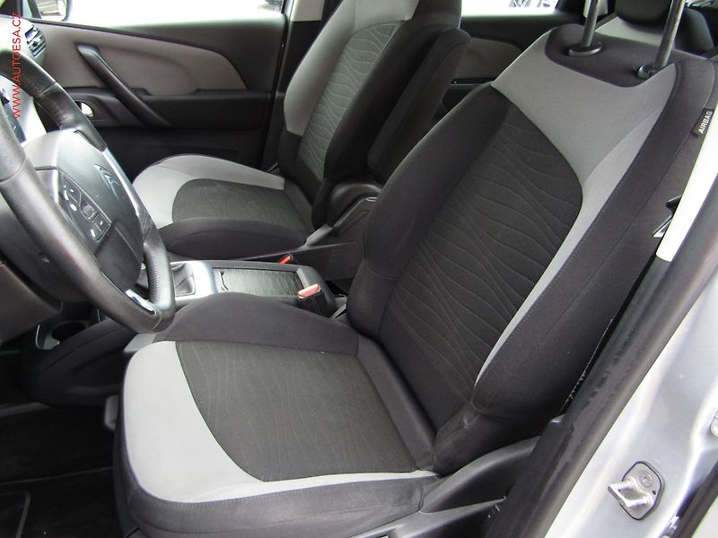 Citroën C4 Picasso (2013) 1.6 HDi, AC, navi, park.asist - fotka 9 z 20