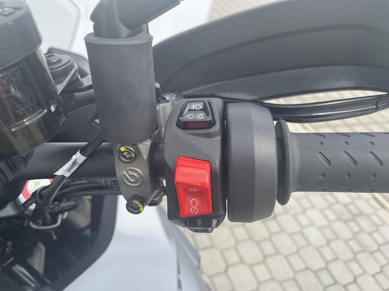 Moto Guzzi (2026) V100 Stelvio ARAS E5+ - fotka 10 z 10