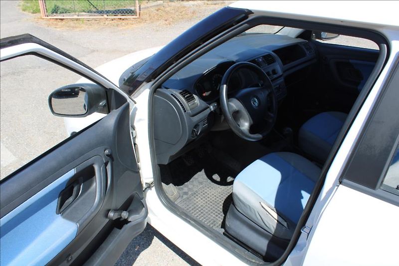 Škoda Fabia 1,2 i  STK 5/2028, ČR - fotka 9 z 19
