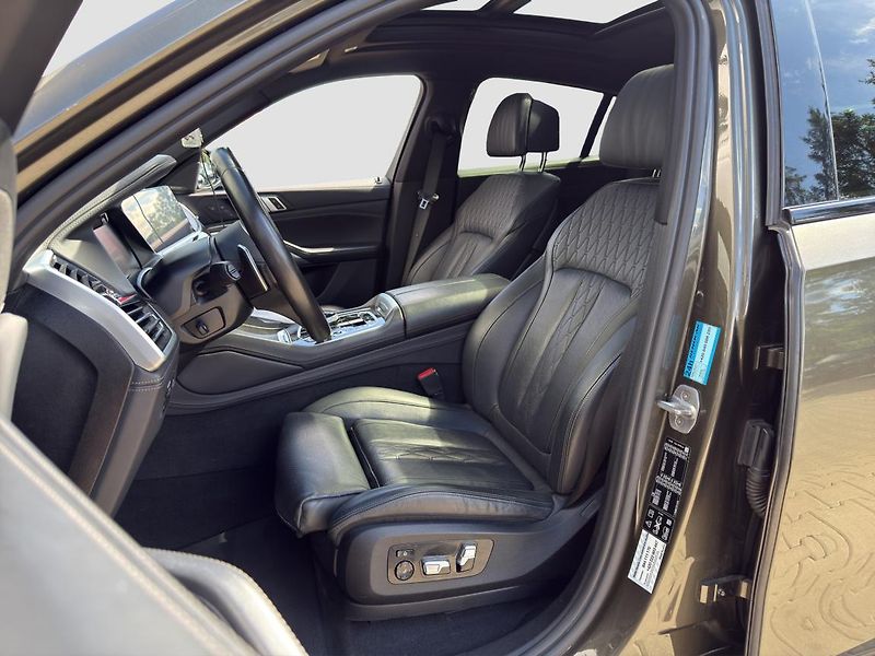 BMW X6 xDrive40i - fotka 8 z 22