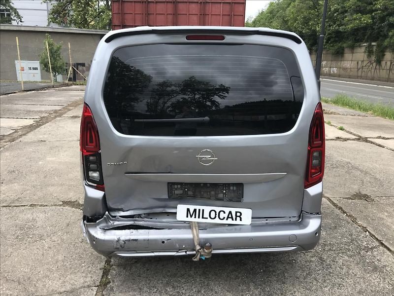 Opel Combo LIFE LONG 1.2T 81 KW 5 míst - fotka 7 z 16