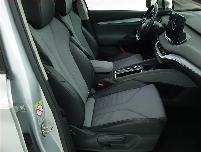 Škoda Enyaq (2021) Suite 60 (62 kWh), SoH 92% - fotka 9 z 18