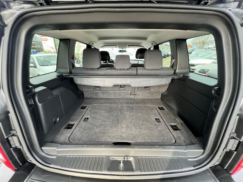 Jeep Cherokee 2.8CRD MANUÁL 6.R.ST. KLIMA - fotka 24 z 38