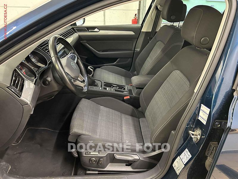 Volkswagen Passat (2020) 1.5 TSi, ČR, LED, autoAC - fotka 3 z 3