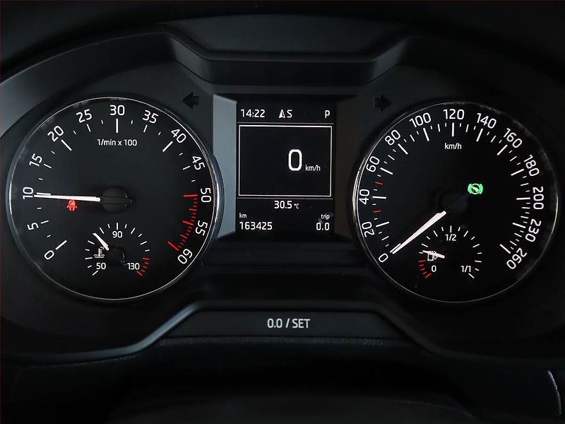 Škoda Octavia (2015) 1.6 TDI, Automat, Navi - fotka 11 z 22