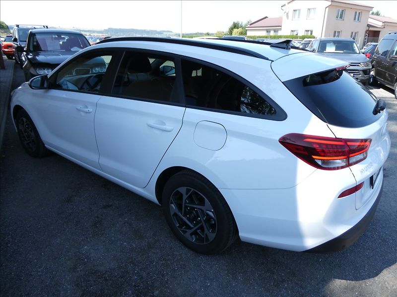 Hyundai i30 1,5 DPI 71kW Family,ČR,záruka - fotka 8 z 46