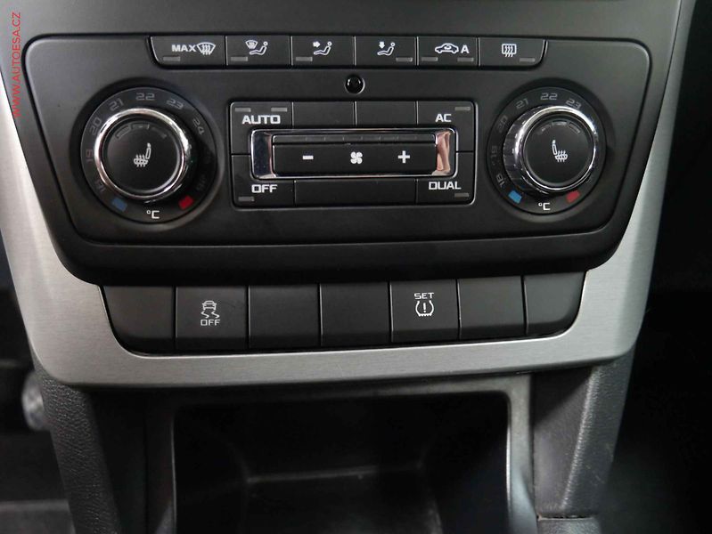 Škoda Yeti (2012) 2.0 TDI, ČR, Navi, panor. - fotka 16 z 19