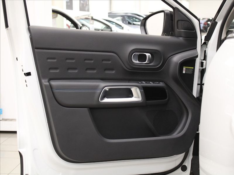 Citroën C5 Aircross 1,2 PT 96kW 25tkm. VÝPRODEJ! - fotka 16 z 23