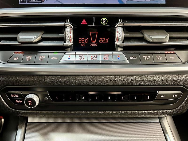 BMW Řada 3 320d xDrive M-PAKET, WEBASTO - fotka 23 z 30
