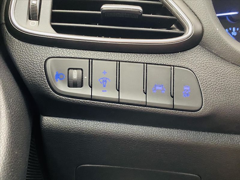 Hyundai i30 1,4 T-GDi 103kW - fotka 13 z 24