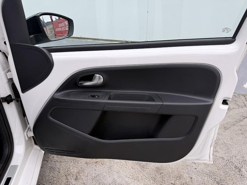 Volkswagen up! (2017) 1.0 MPI ser.knížka alu kola - fotka 15 z 25