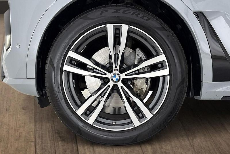 BMW X7 xDrive40d - fotka 6 z 30