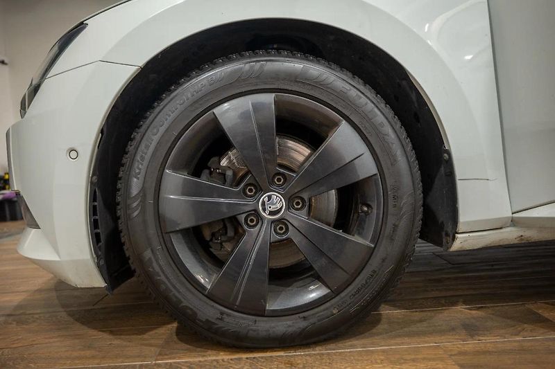 Škoda Superb 2.0 TDI 110 kW L&K - fotka 33 z 36