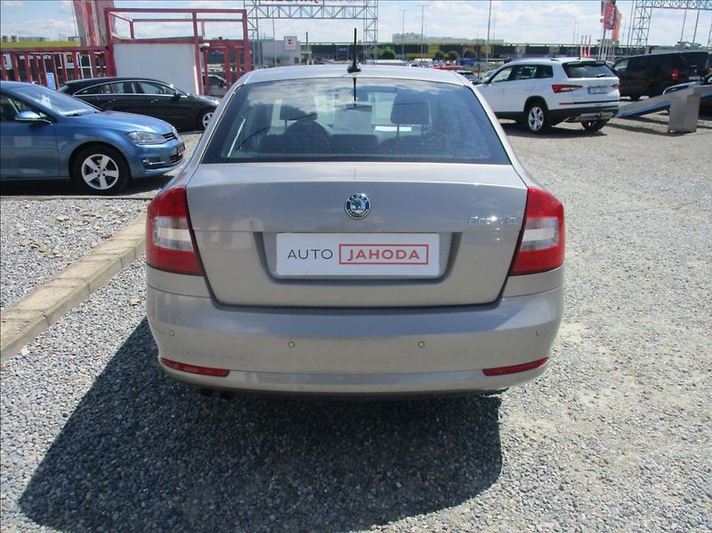 Škoda Octavia 1,4 TSI, Elegance, servis, - fotka 7 z 28