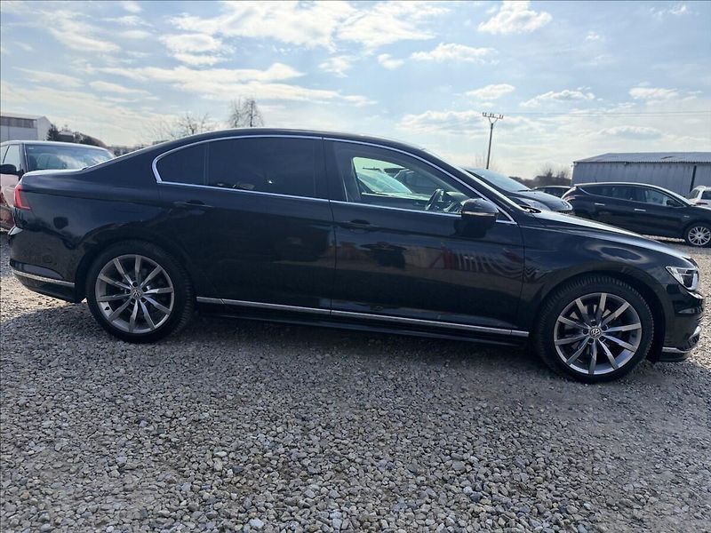 Volkswagen Passat 2,0 110kW R-LINE 93tKm ČR DPH - fotka 4 z 41
