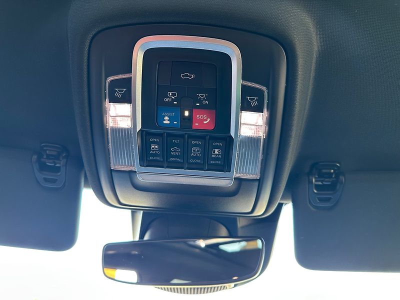 RAM 1500 (2021) 5.7HEMI V8 LARAMIE SPORT - fotka 22 z 30