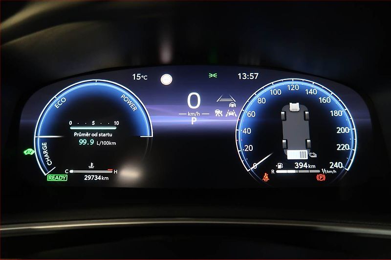Toyota Corolla (2024) 1.8 Hybrid - fotka 11 z 19