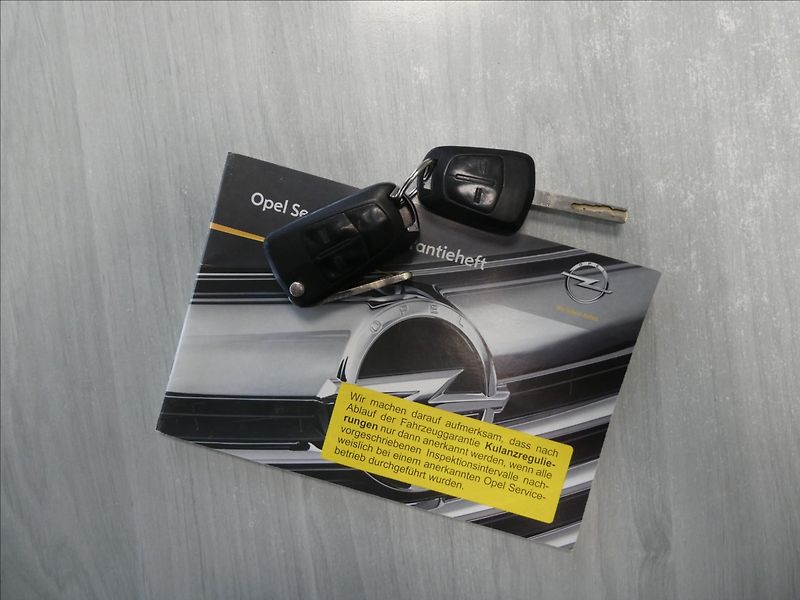 Opel Zafira 1,8 i 16V klima, závěs - fotka 36 z 38