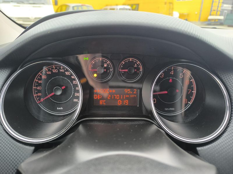 Fiat Bravo 1.4 Tjet 1.MAJ,DOL KM - fotka 17 z 28