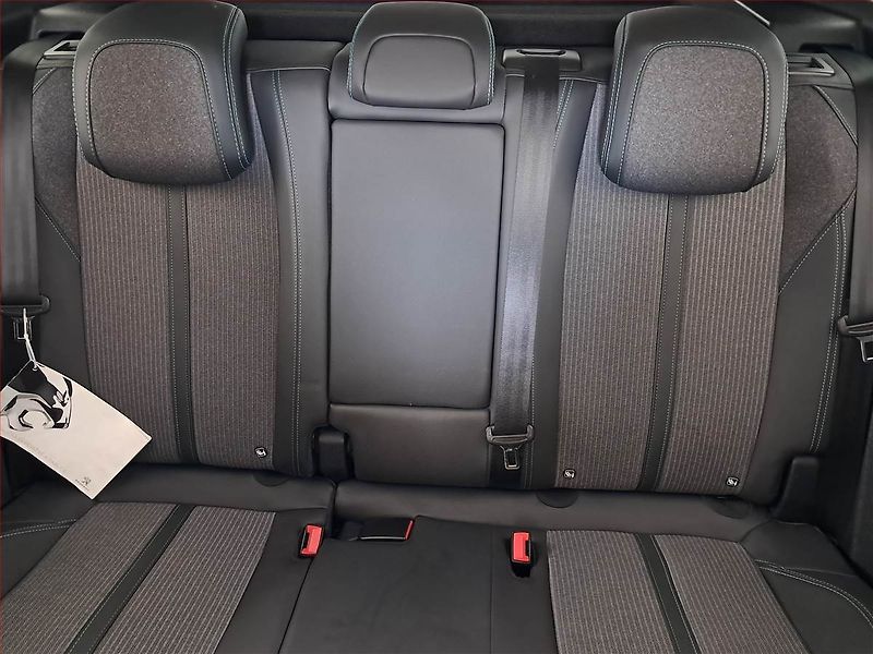 Peugeot 3008 (2021) 1.2 PureTech, Serv.kniha, Kůže - fotka 10 z 18