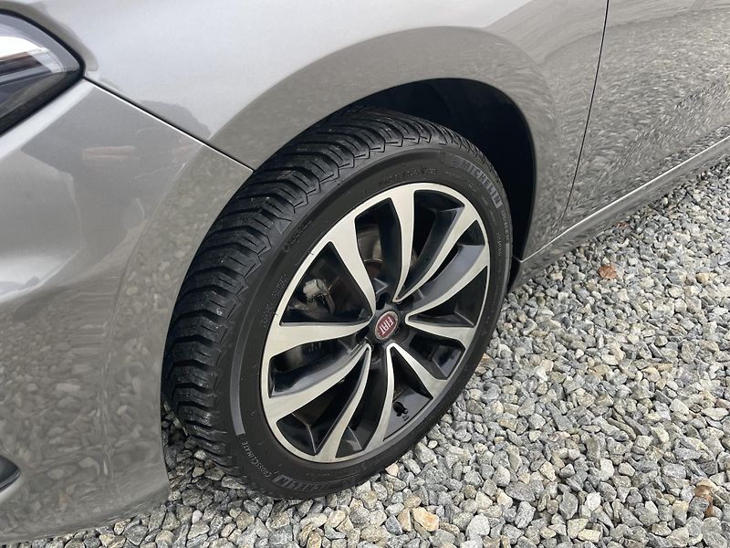 Fiat Tipo 1.4Ti-JET 120PS LPG LOUNGE TOP - fotka 18 z 187