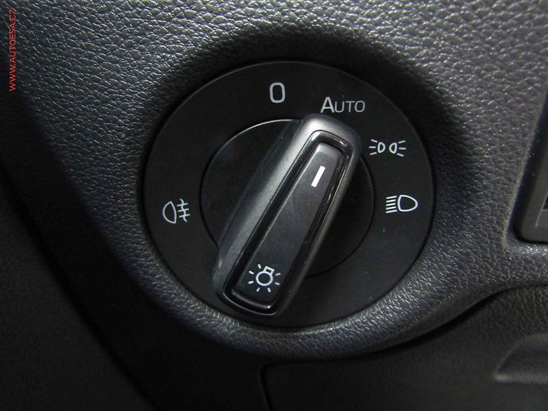 Škoda Kamiq (2021) 1.0TSi, 2.maj,ČR, LED, AC - fotka 12 z 18