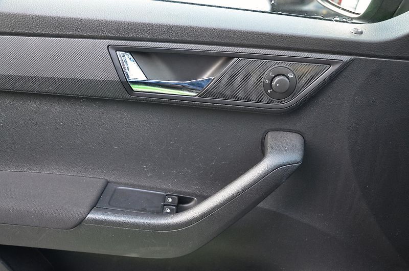 Škoda Fabia (2018) Monte Carlo 1.0 TSi PANORAMA - fotka 19 z 37