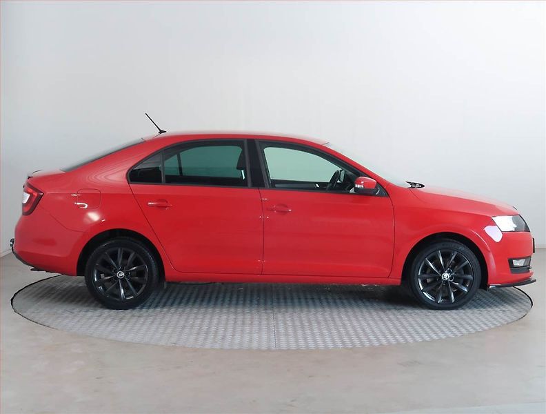 Škoda Rapid (2018) 1.0 TSI, Park. senzory - fotka 6 z 16
