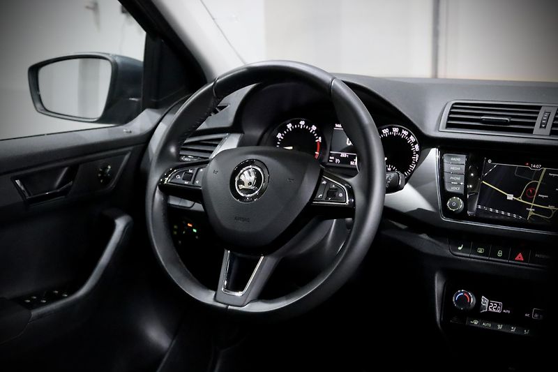 Škoda Fabia 3 1.0 TSI 81 kW - fotka 17 z 35