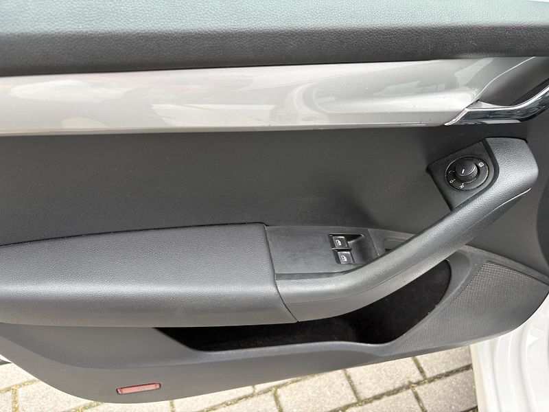 Škoda Octavia Combi 1.6 TDI ACTIVE Plus  81 - fotka 11 z 25