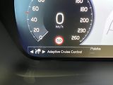 Volvo XC40 B4 Momentum Advance AT8 - náhled 28