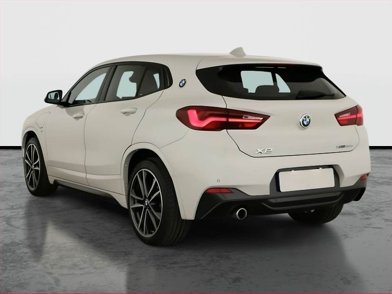 BMW X2 (2021) xDrive25e - fotka 4 z 22