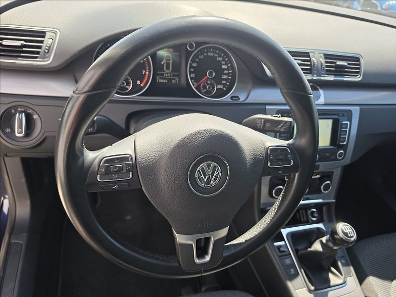 Volkswagen Passat 1,4 TSi 90KW Comfortline NAVI - fotka 12 z 45