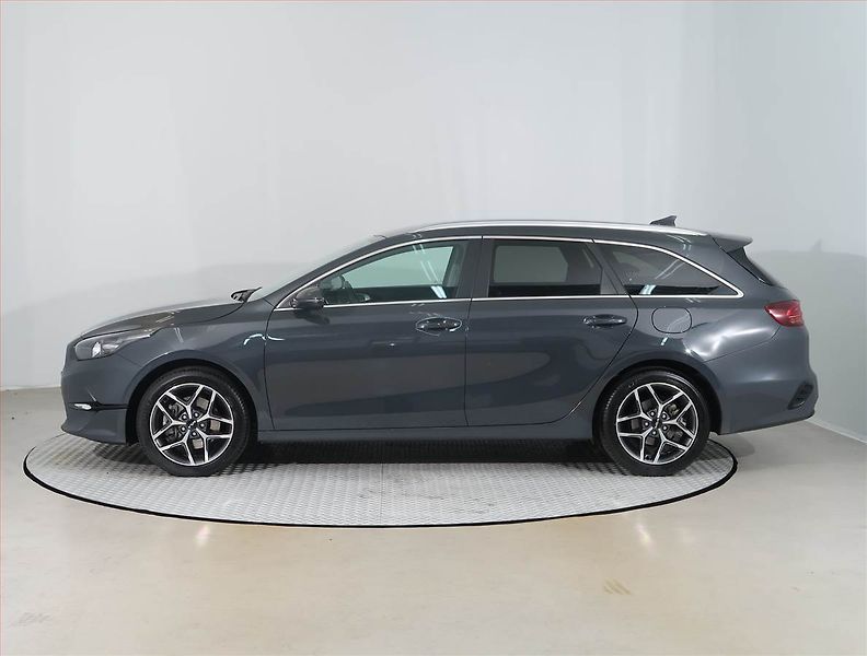 Kia Ceed (2025) 1.5 T-GDI - fotka 3 z 16