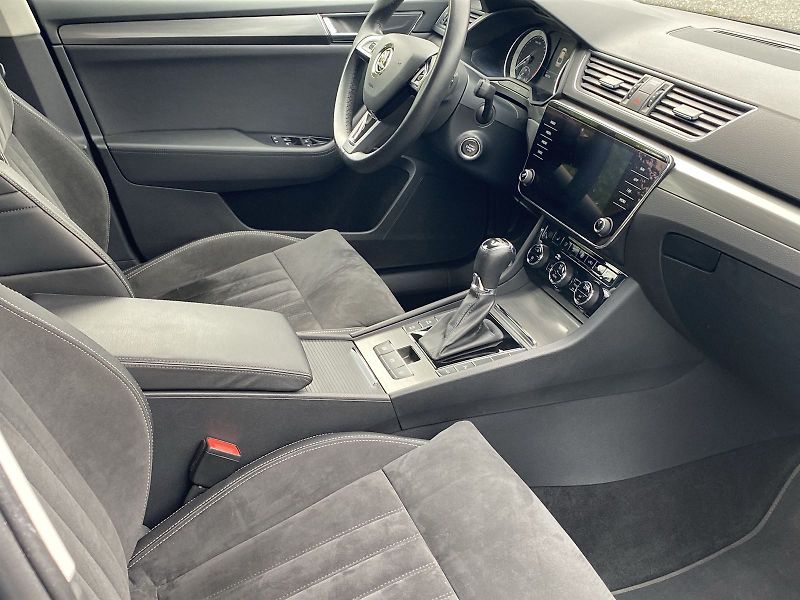 Škoda Superb (2020) 2.0 TDI DSG Style - fotka 8 z 32