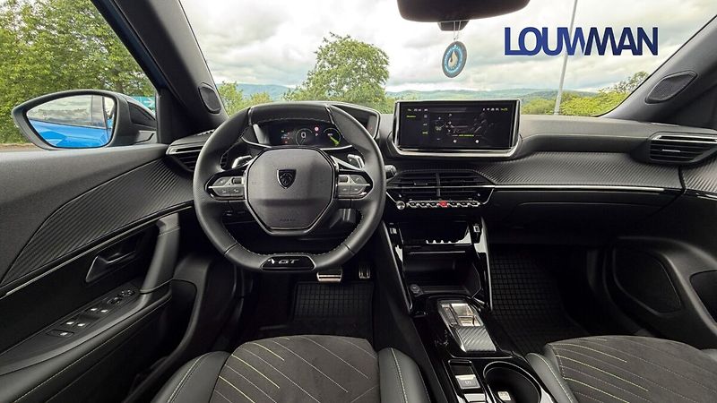 Peugeot 2008 GT 1.2PT - fotka 5 z 30