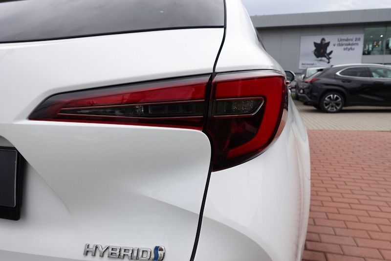 Toyota Corolla 2.0 hybrid e-CVT X6 Style - fotka 33 z 34