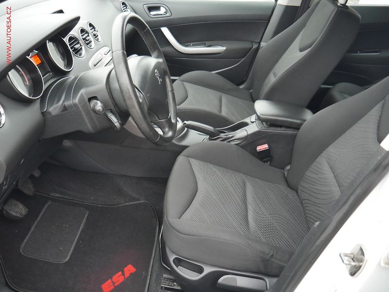 Peugeot 308 (2013) 1.6 HDi, AC, panor - fotka 9 z 18