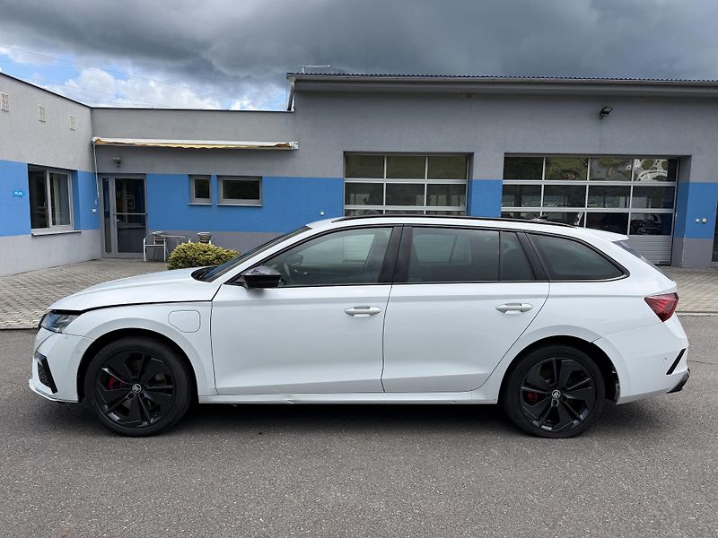 Škoda Octavia Kombi RS HYBRID 180kW aut.  - fotka 7 z 23