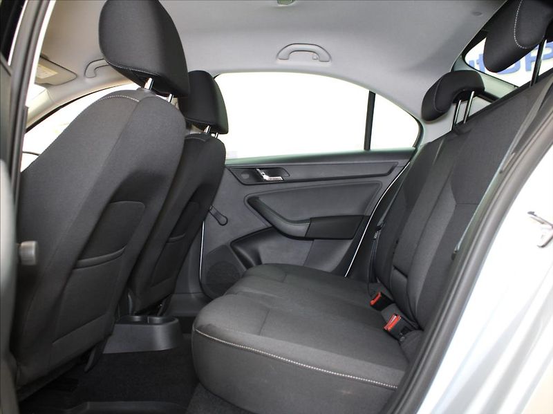 Škoda Rapid 1,2 TSi 63kW Fresh 1.maj.ČR - fotka 7 z 22