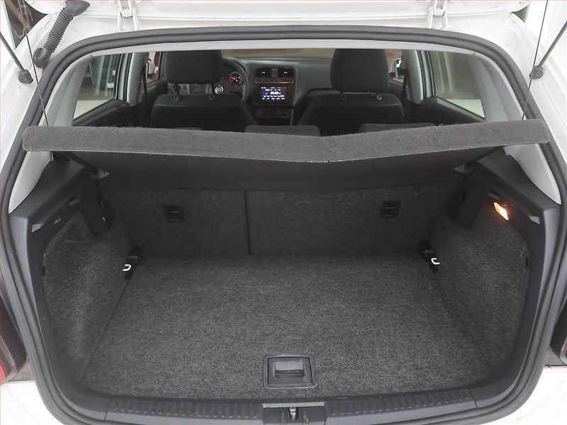 Volkswagen Polo (2010) 1.2 12V, Serv.kniha - fotka 13 z 16
