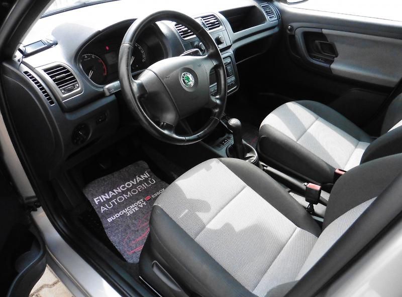 Škoda Fabia II 1.2i Ambition 1.maj. - fotka 9 z 11