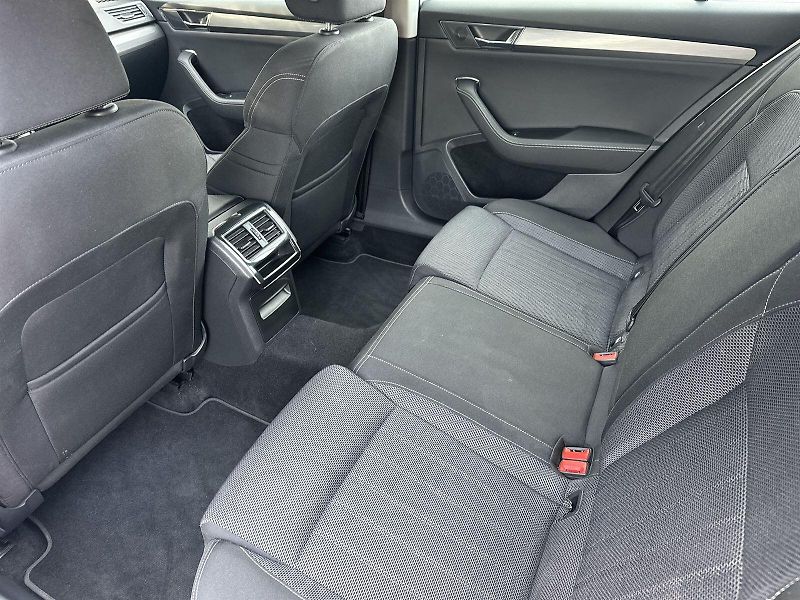 Škoda Superb (2021) Combi 2.0 TDI Style - fotka 7 z 33