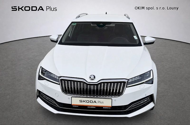 Škoda Superb (2023) Combi L&K 2,0 Tsi 206 Kw 4x4 D - fotka 4 z 43