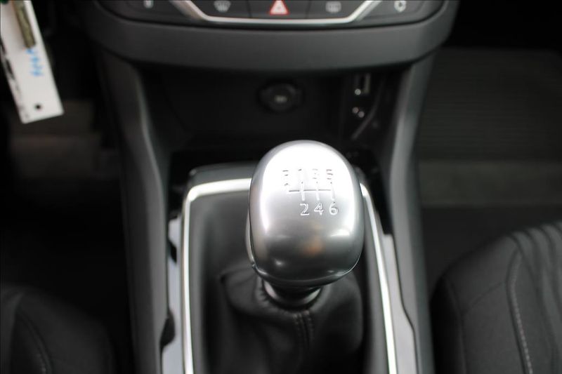 Peugeot 308 1,6 HDi  1.maj.,ČR,73.469km - fotka 18 z 24